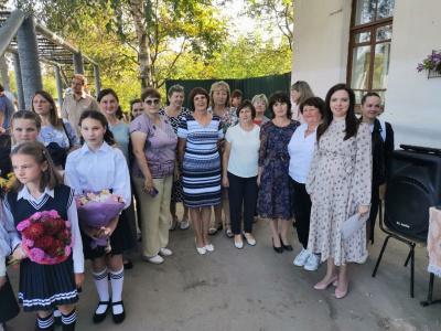 Торжественные линейки по случаю Дня знаний прошли сегодня в каждой школе Камешковского района. 
